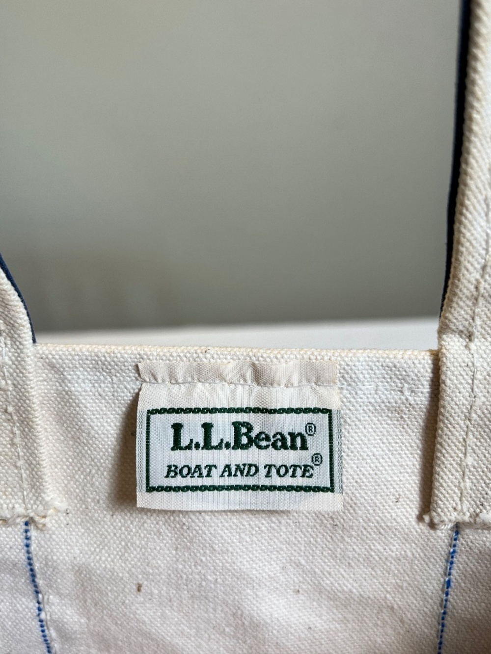 *FIRM PRICE* Vintage L.L. Bean Boat Tote Medium Navy /Natural Canvas Reg Handles - Picture 3 of 14